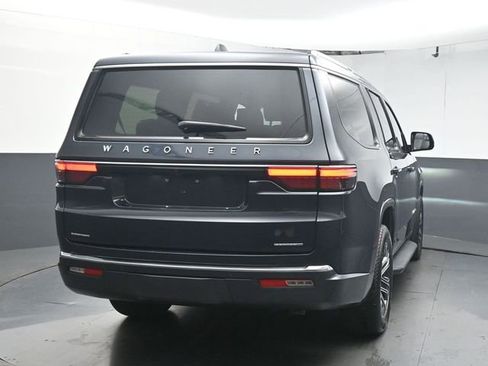 Used 2022 Jeep Wagoneer Series III w/ Flexible Seating Group image 7