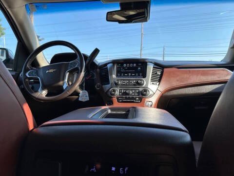 Used 2019 Chevrolet Suburban Premier AWD/4WD image 26