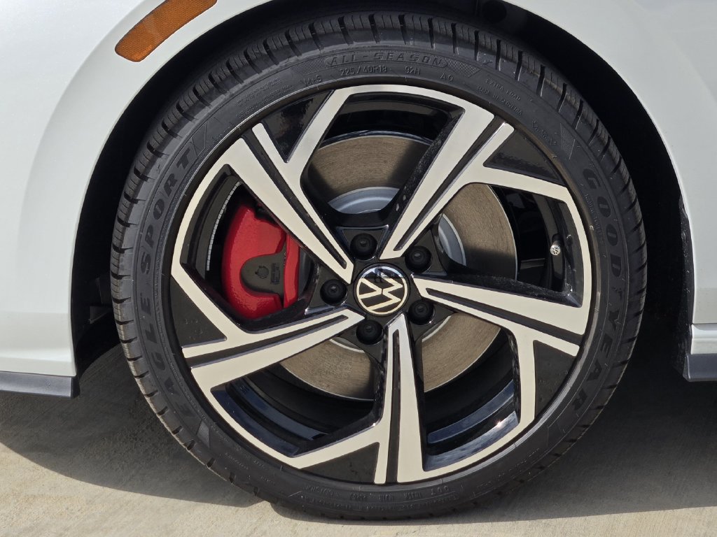New 2026 Volkswagen GTI SE FWD image 9