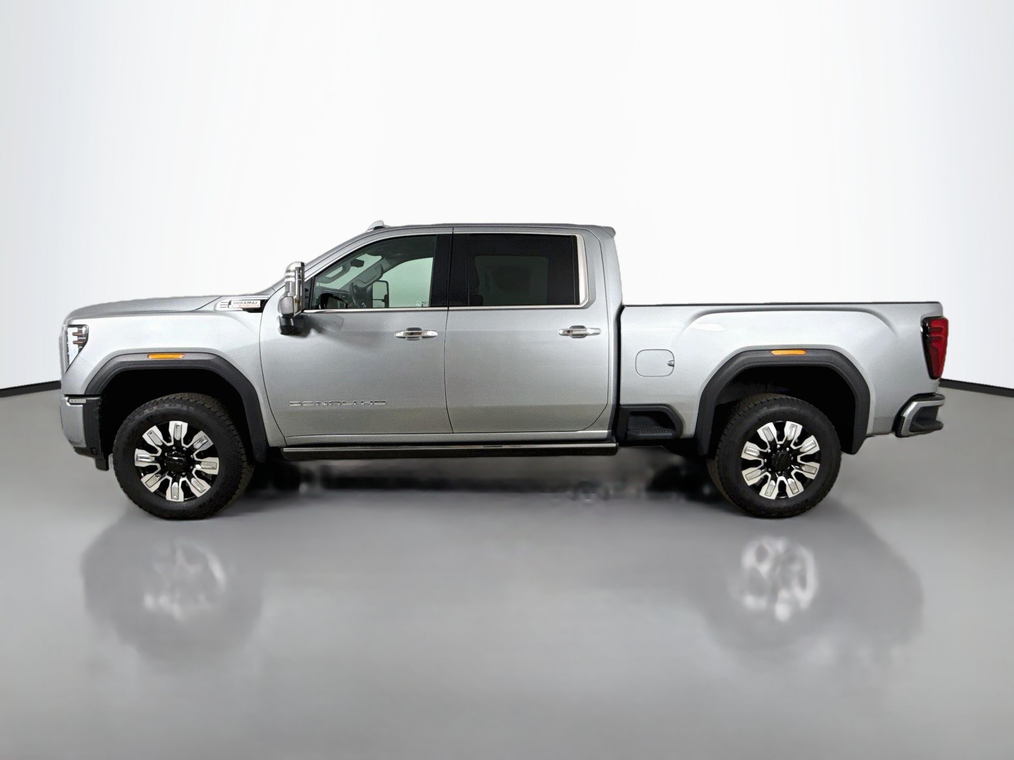Used 2025 GMC Sierra 3500 Denali w/ Denali Reserve Package AWD/4WD image 4