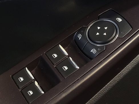 Used 2020 Ford Explorer XLT RWD image 27