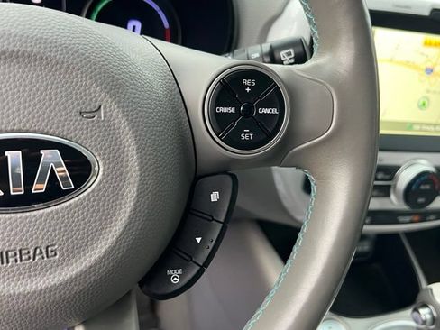 Used 2016 Kia Soul EV FWD image 22