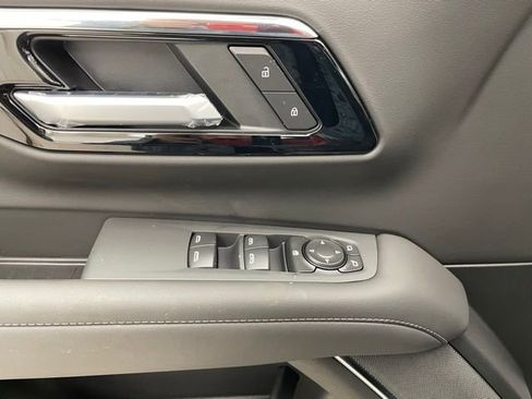 New 2026 Chevrolet Suburban LS image 10