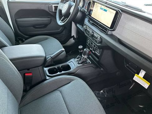 New 2026 Jeep Gladiator Sport AWD/4WD image 14