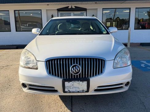 Used 2011 Buick Lucerne Super image 2