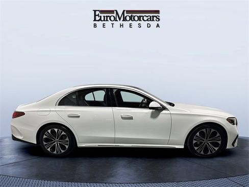 Used 2025 Mercedes-Benz E 350 4MATIC Sedan image 6