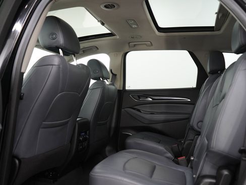 Used 2020 Buick Enclave Essence w/ Sound and Sites Package AWD/4WD image 19