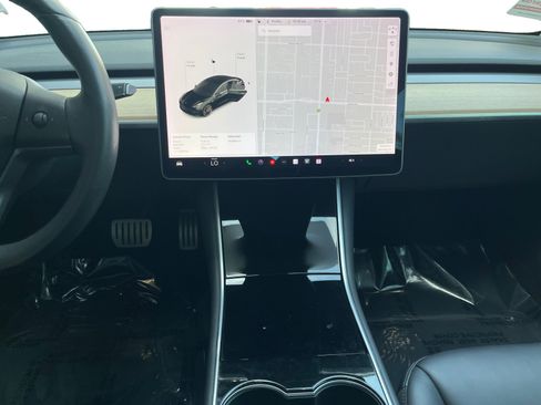 Used 2020 Tesla Model 3 Performance image 11