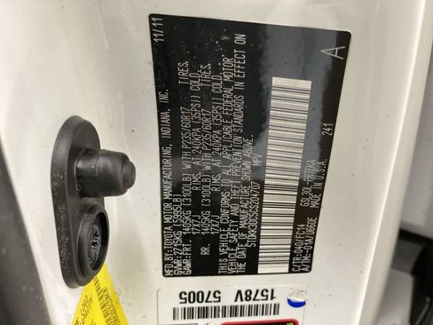 Used 2012 Toyota Sienna LE image 31