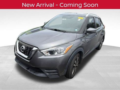 Certified 2019 Nissan Kicks SV FWD image 2