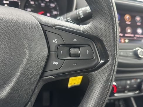 Used 2023 Chevrolet TrailBlazer LS image 31