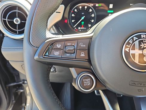 Used 2024 Alfa Romeo Tonale Veloce image 14