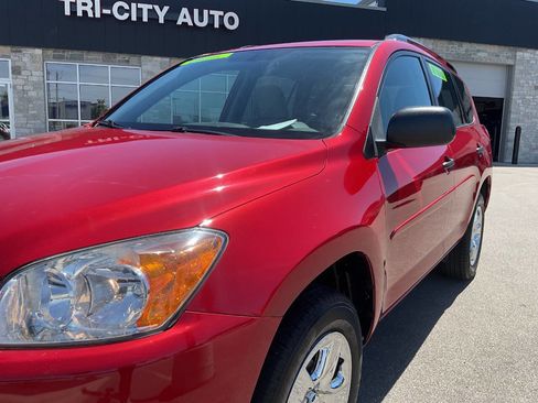 Used 2012 Toyota RAV4 4WD w/ Value Pkg image 2