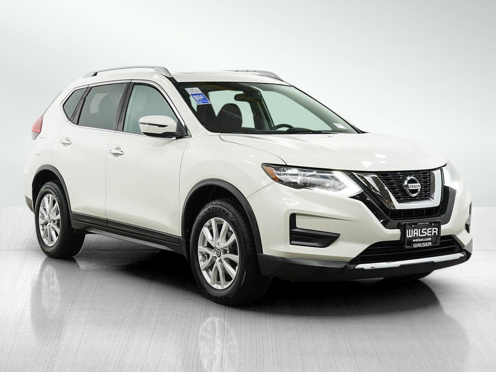 Used 2017 Nissan Rogue SV AWD/4WD image 8