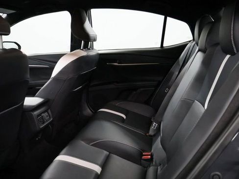 Used 2025 Toyota Camry SE image 31