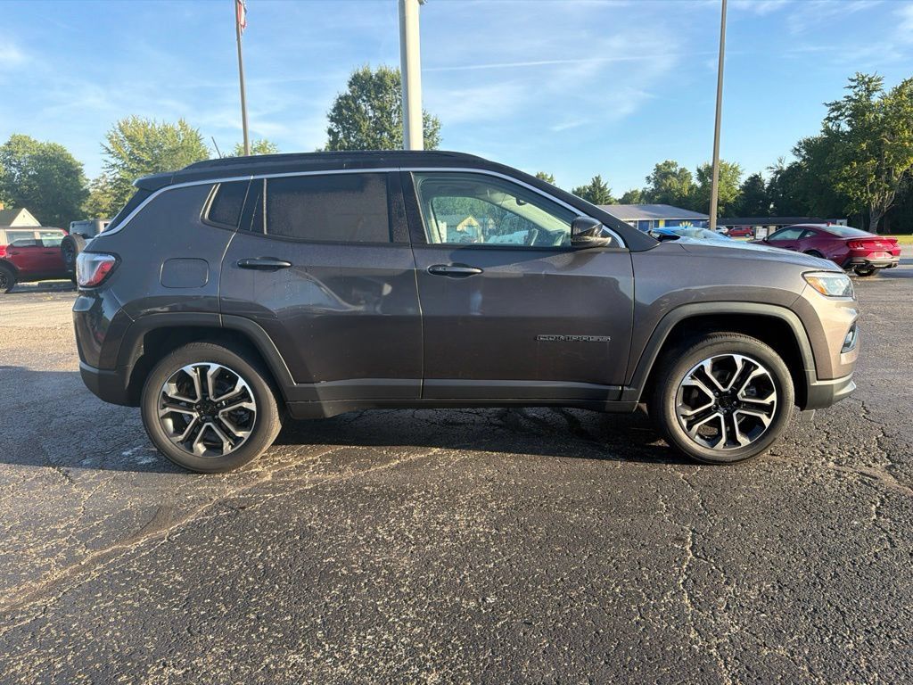 Used 2022 Jeep Compass Limited w/ Sun and Sound Group AWD/4WD image 10
