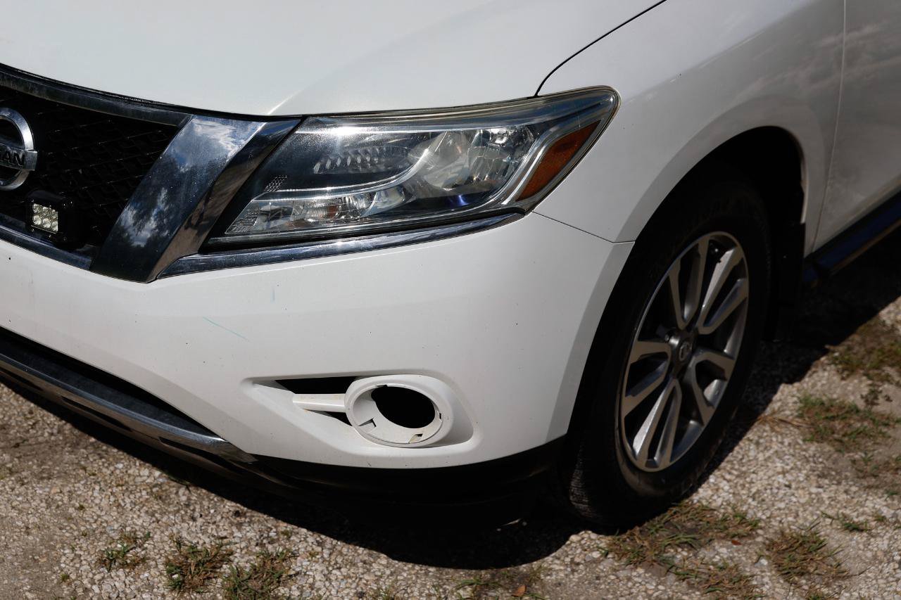 Used 2014 Nissan Pathfinder S FWD image 32