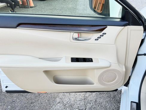 Used 2015 Lexus ES 350 w/ Luxury Package FWD image 16