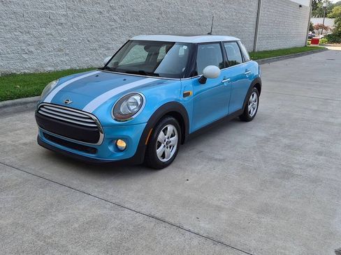 Used 2015 MINI Cooper 4-Door Hardtop FWD image 2