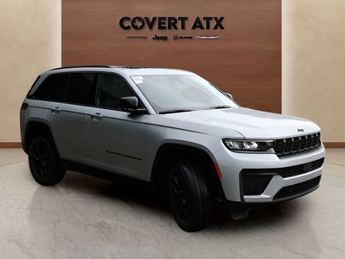 New 2026 Jeep Grand Cherokee Altitude RWD image 7