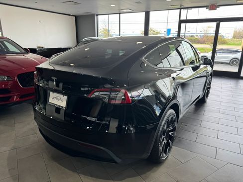Used 2024 Tesla Model Y Long Range image 5