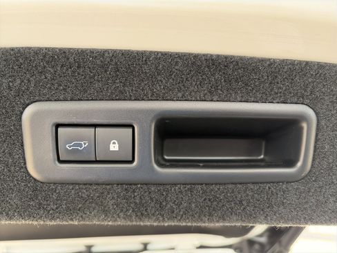 Used 2021 Lexus RX 350L Premium w/ Premium Package image 22