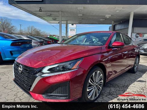 Used 2025 Nissan Altima 2.5 SL AWD/4WD image 1