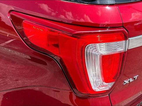 Used 2019 Ford Explorer XLT FWD image 23