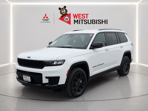 Used 2024 Jeep Grand Cherokee L Altitude image 1