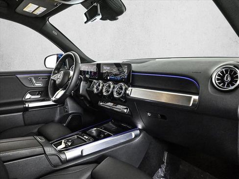 Certified 2025 Mercedes-Benz GLB 250 4MATIC image 23