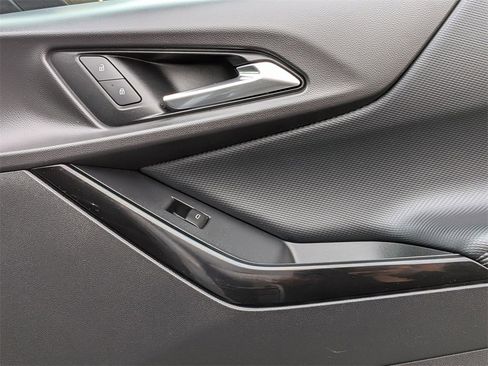 Used 2025 Chevrolet Equinox LT image 32