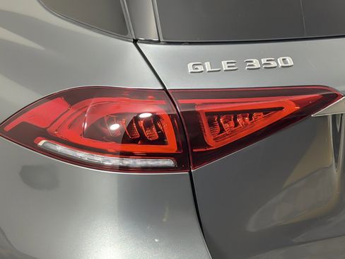 Used 2022 Mercedes-Benz GLE 350 4MATIC w/ Premium Package image 27