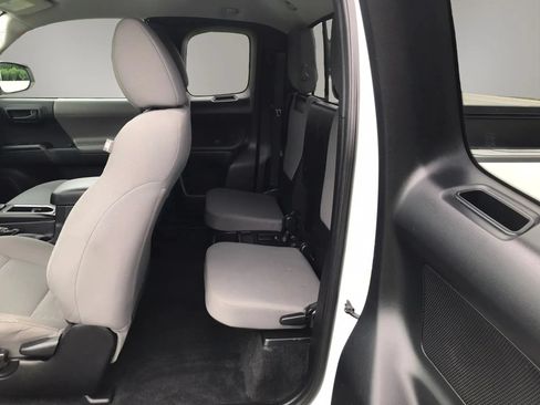 Used 2020 Toyota Tacoma SR w/ SX Package AWD/4WD image 3