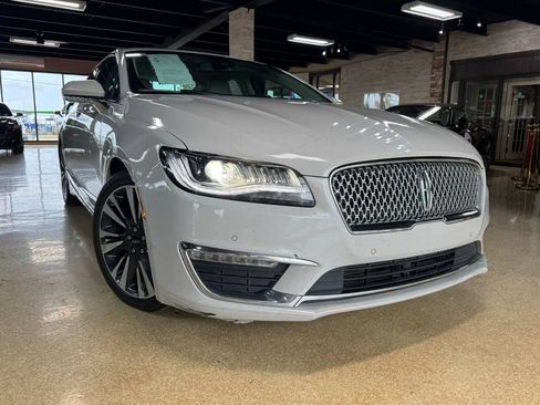 Used 2019 Lincoln MKZ Reserve FWD image 1