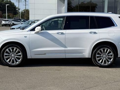 Used 2024 Cadillac XT6 Premium Luxury AWD/4WD image 10