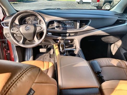 Used 2018 Buick Enclave Essence FWD image 19