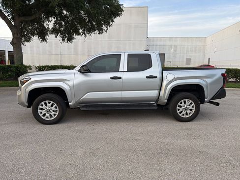 Used 2024 Toyota Tacoma SR AWD/4WD image 2