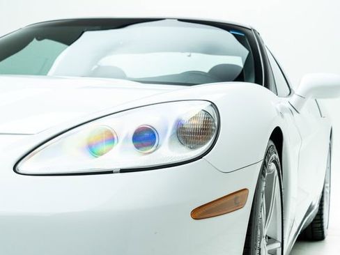 Used 2009 Chevrolet Corvette Coupe image 11