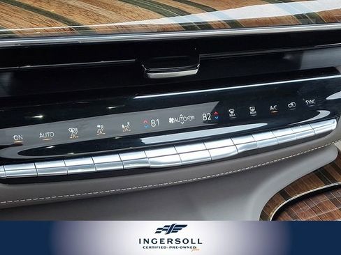 Used 2021 Cadillac Escalade Premium Luxury Platinum w/ Heavy-Duty Trailer Package image 21