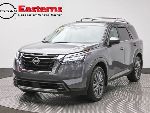 Used 2024 Nissan Pathfinder SL AWD/4WD image 1