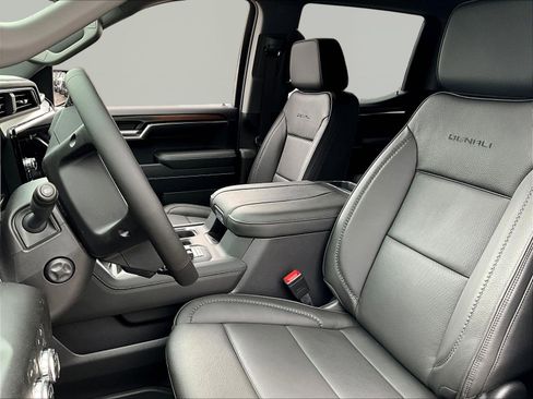 New 2026 GMC Sierra 1500 Denali w/ Denali Reserve Package AWD/4WD image 17