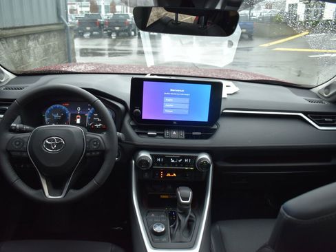 Used 2024 Toyota RAV4 Limited image 27