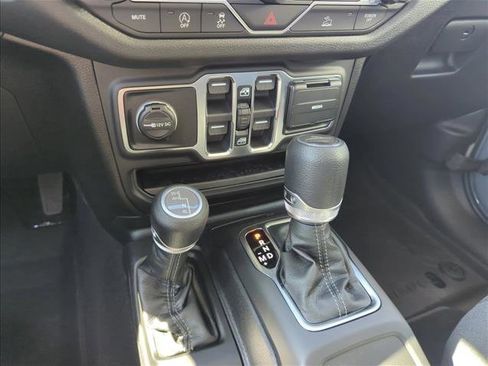 New 2026 Jeep Gladiator Sport AWD/4WD image 11