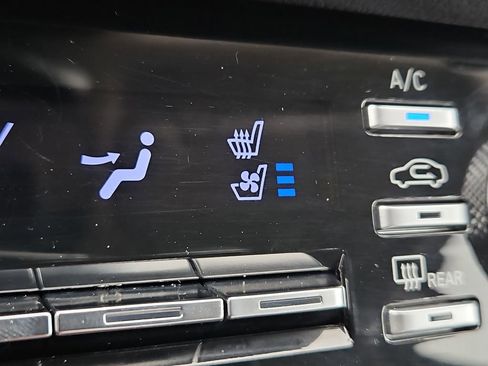Used 2022 Hyundai Sonata Limited FWD image 25