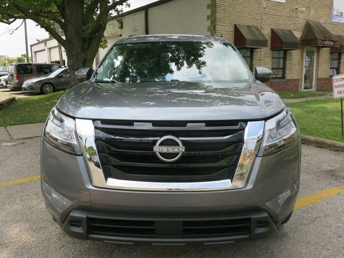 Used 2024 Nissan Pathfinder SV w/ Cargo Package image 7