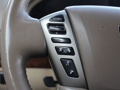 Used 2014 Nissan Armada Platinum image 29