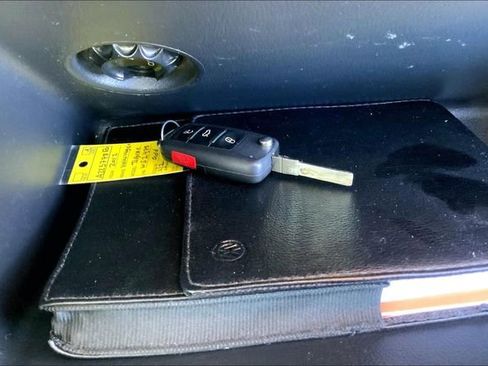 Used 2012 Volkswagen Tiguan SE image 12