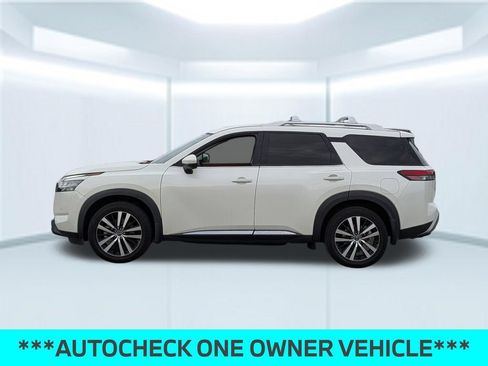 Used 2023 Nissan Pathfinder Platinum w/ Cargo Package AWD/4WD image 2