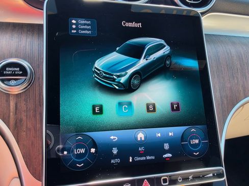 Used 2026 Mercedes-Benz GLC 300 image 24