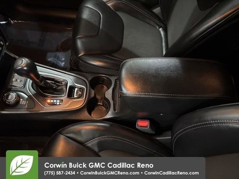 Used 2019 Jeep Cherokee Latitude Plus image 31